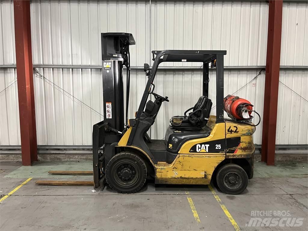 CAT GP25NT Газові навантажувачі