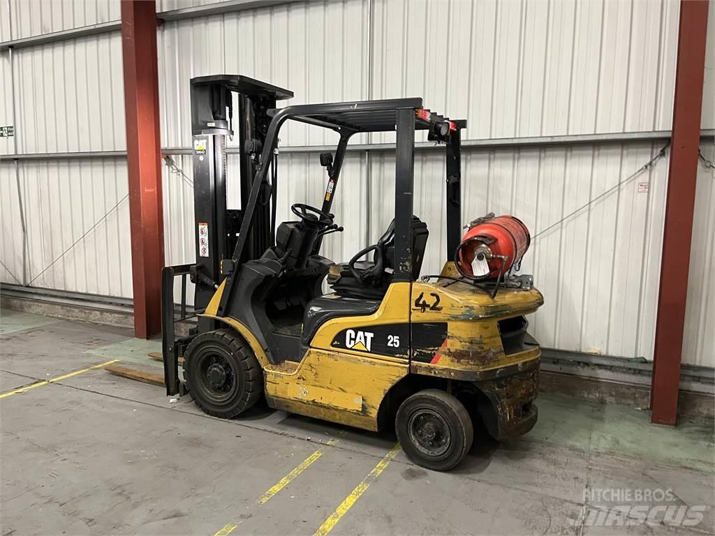 CAT GP25NT Газові навантажувачі
