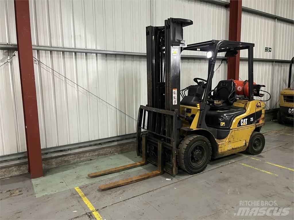 CAT GP25NT Газові навантажувачі