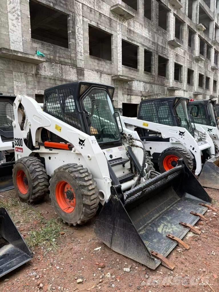 Bobcat S300 Міні-навантажувачі