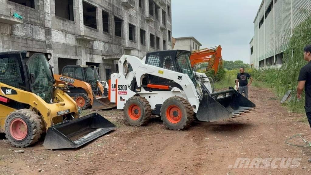 Bobcat S300 Міні-навантажувачі