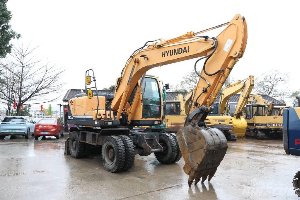 Hyundai 150W-9 Колісні екскаватори