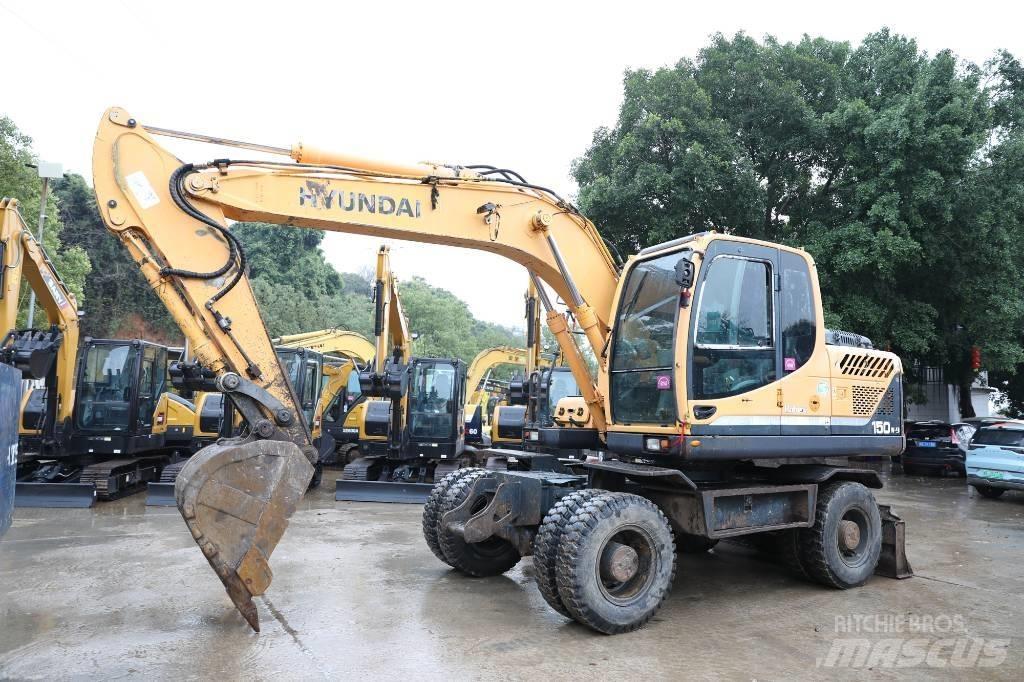 Hyundai 150W-9 Колісні екскаватори
