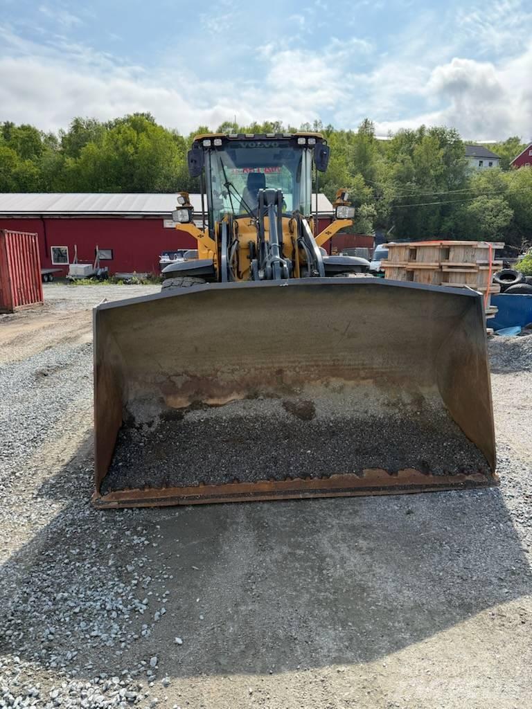 Volvo L 70 H Фронтальні навантажувачі
