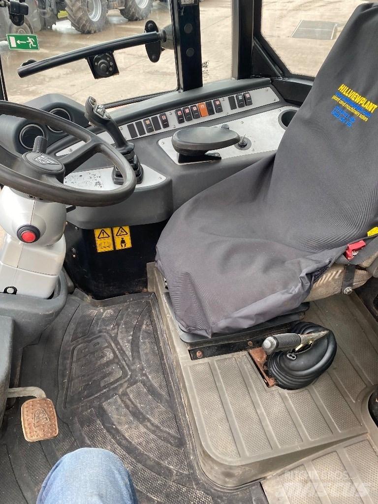 JCB TM 220 Телескопічний навантажувач