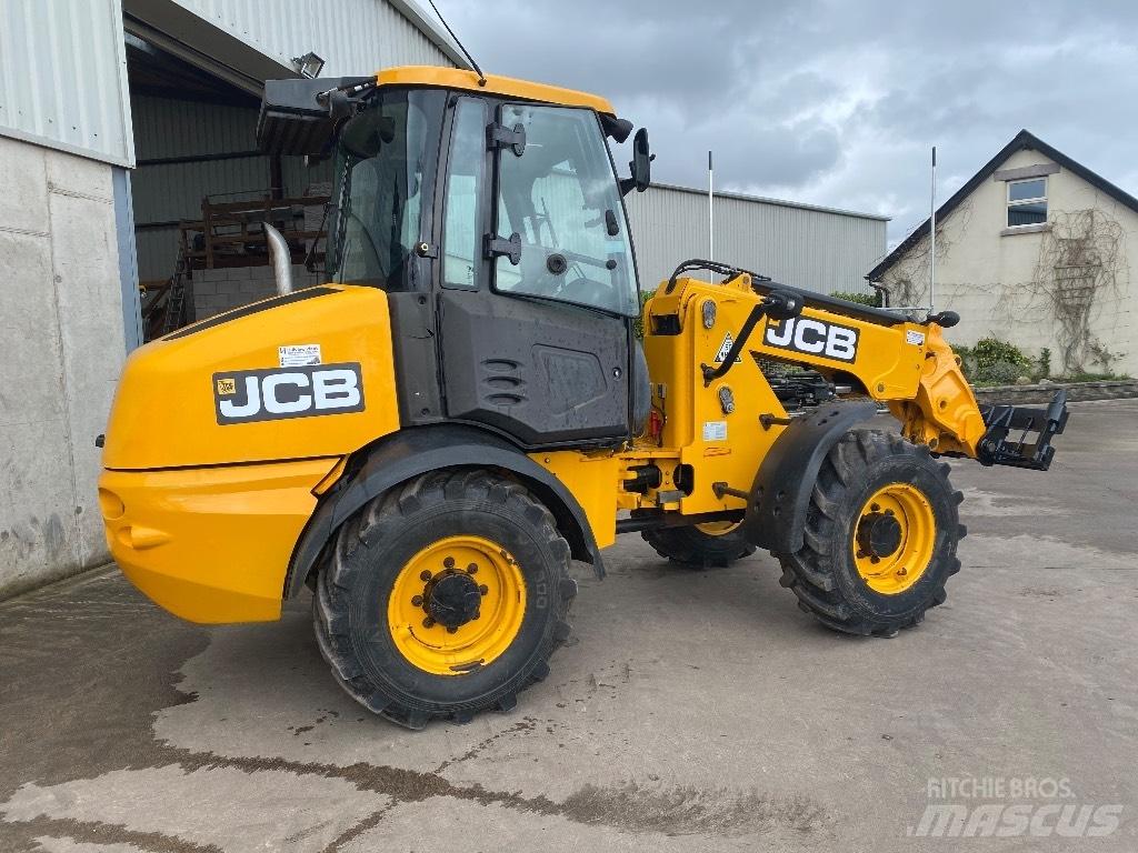 JCB TM 220 Телескопічний навантажувач