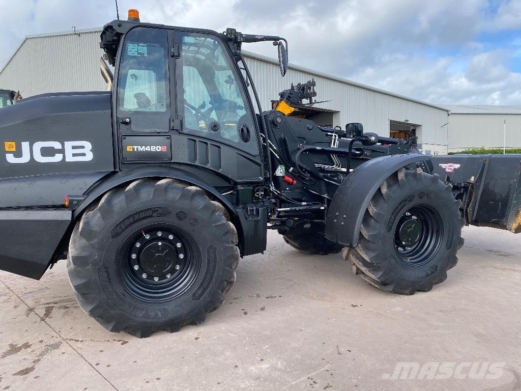 JCB TM420s Телескопічний навантажувач