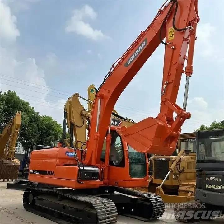 Doosan DX 140 LC Гусеничні екскаватори