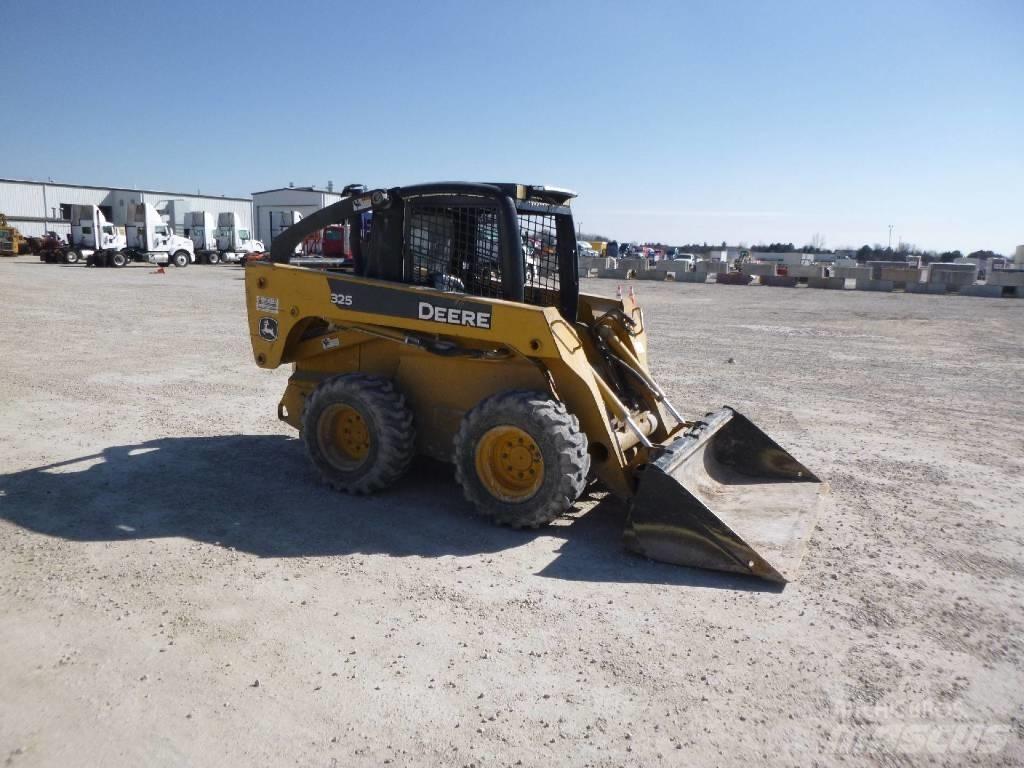 John Deere 325 Міні-навантажувачі
