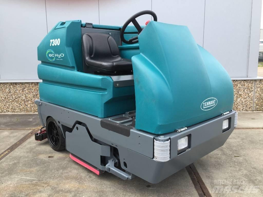 Tennant 7300 Підмітальні машини
