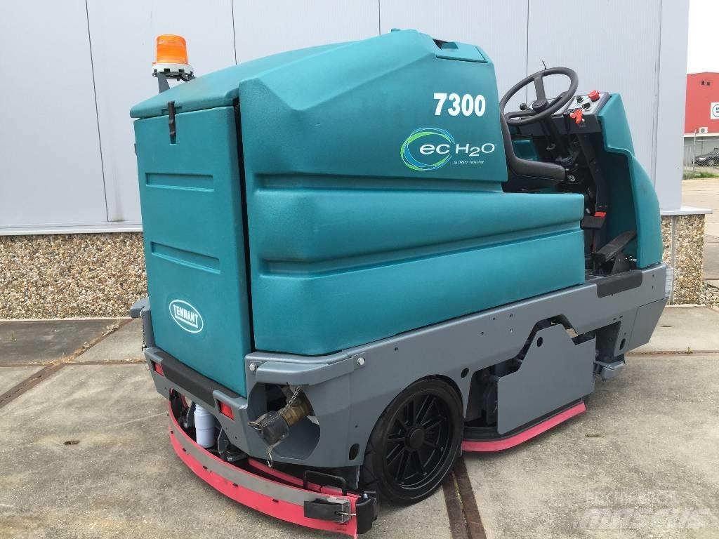 Tennant 7300 Підмітальні машини