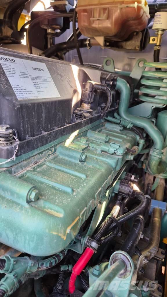 Volvo A 25 E Зчленовані самоскиди