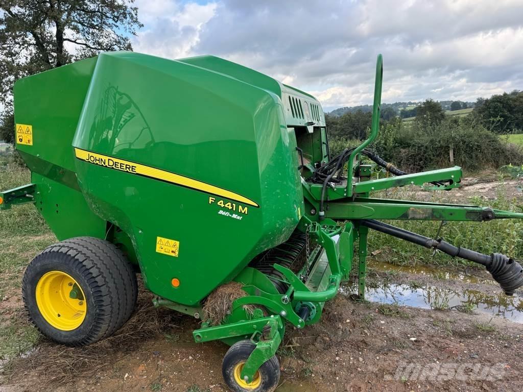 John Deere F441M Рулонні прес-підбирачі