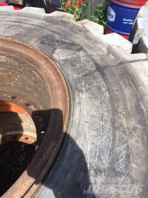 Bridgestone v Фронтальні навантажувачі