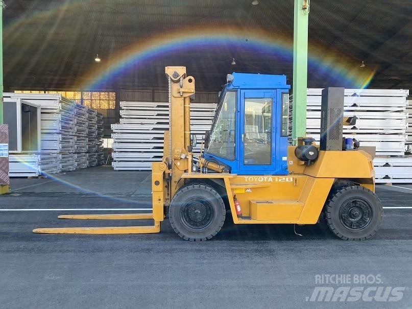 Toyota 4FD120 Дизельні навантажувачі