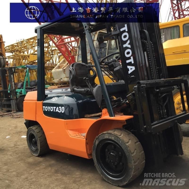 Toyota 7F Дизельні навантажувачі
