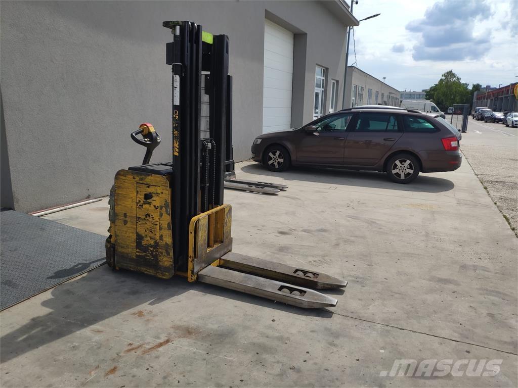 Yale MS16 AC Самохідні електроштабелери