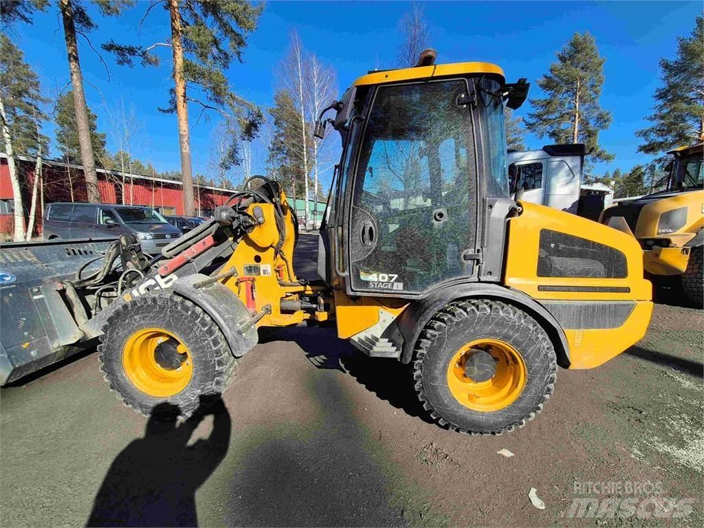 JCB 407 Фронтальні навантажувачі