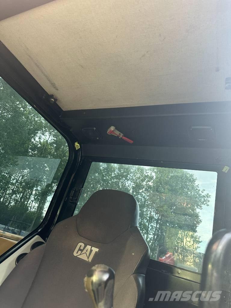 CAT 307E2 Гусеничні екскаватори