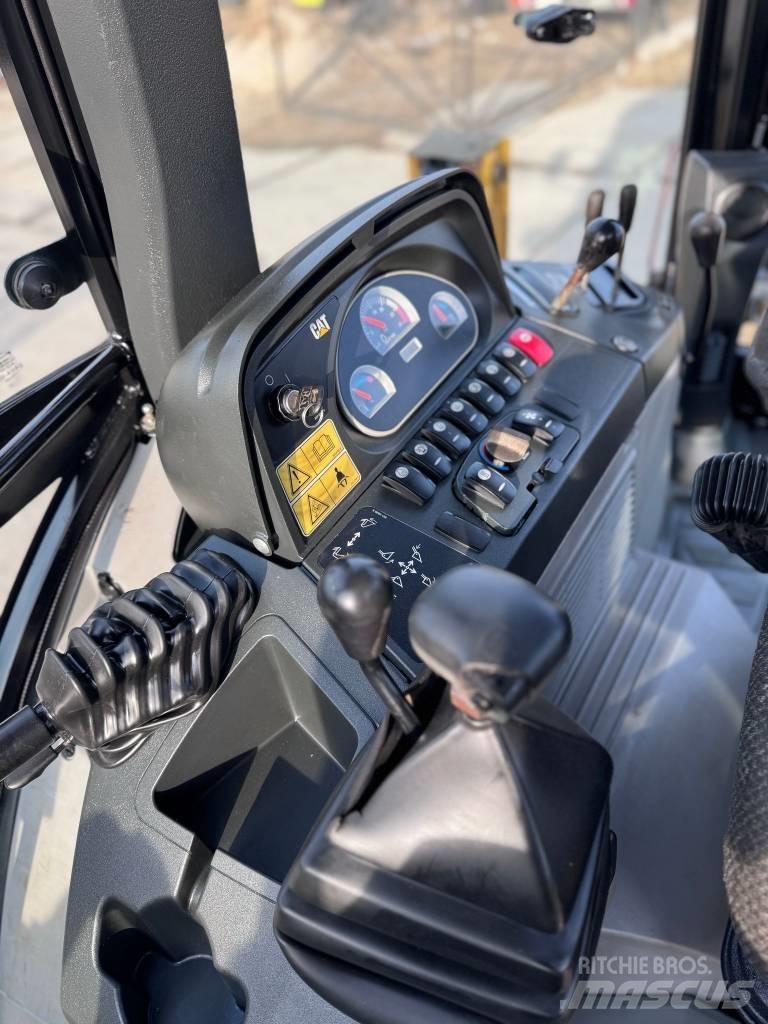 CAT 428 E Екскаватори-навантажувачі