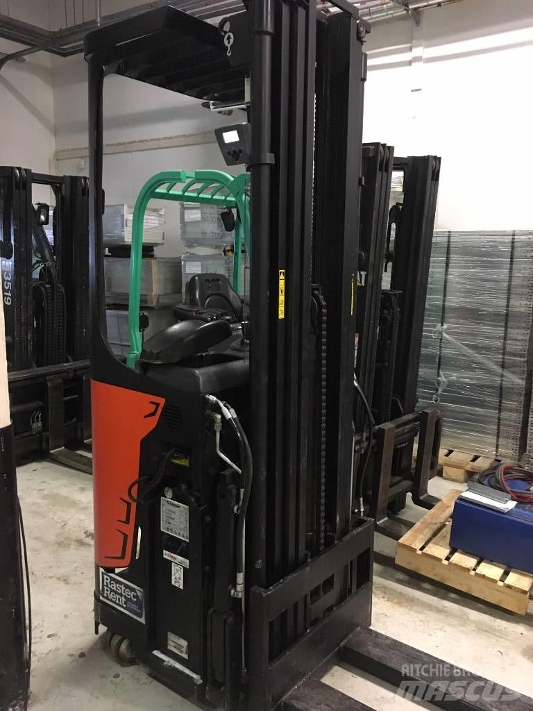 Rocla SST 16 AC Самохідні електроштабелери