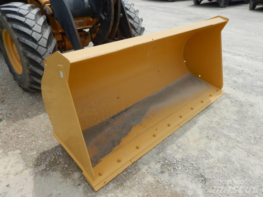 John Deere 244K Фронтальні навантажувачі