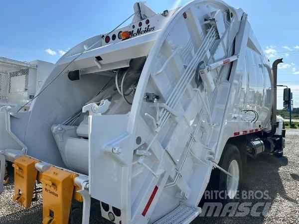 International 7400 Сміттєвози