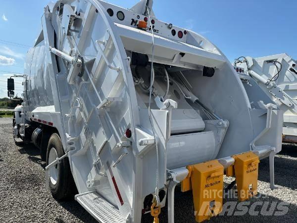 International 7400 Сміттєвози