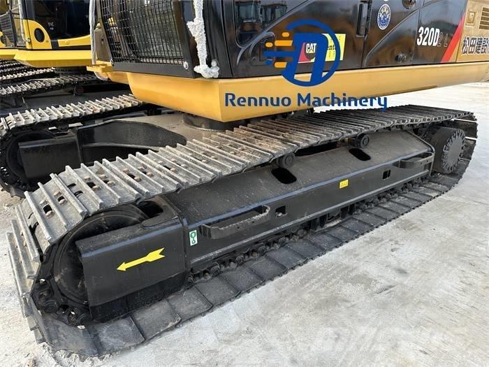 CAT 320 D2L Гусеничні екскаватори