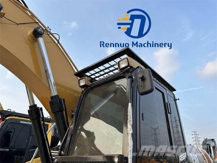 CAT 320 D2L Гусеничні екскаватори