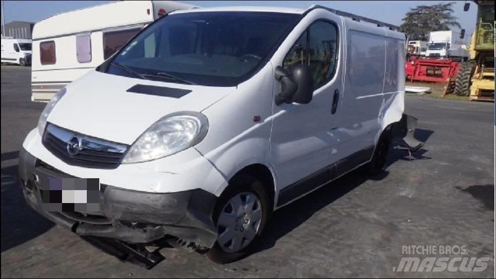 Opel Vivaro Панельні фургони
