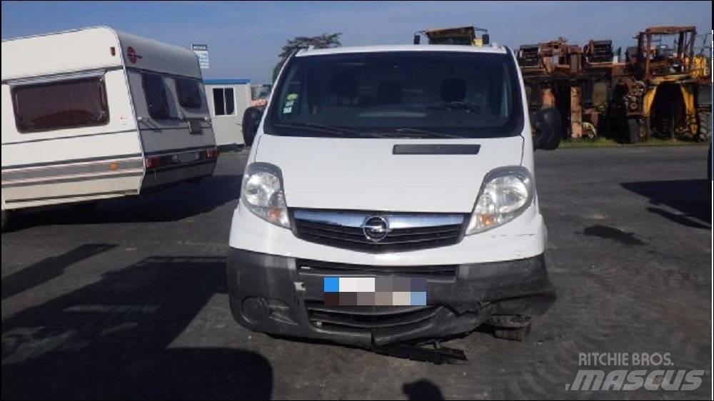 Opel Vivaro Панельні фургони