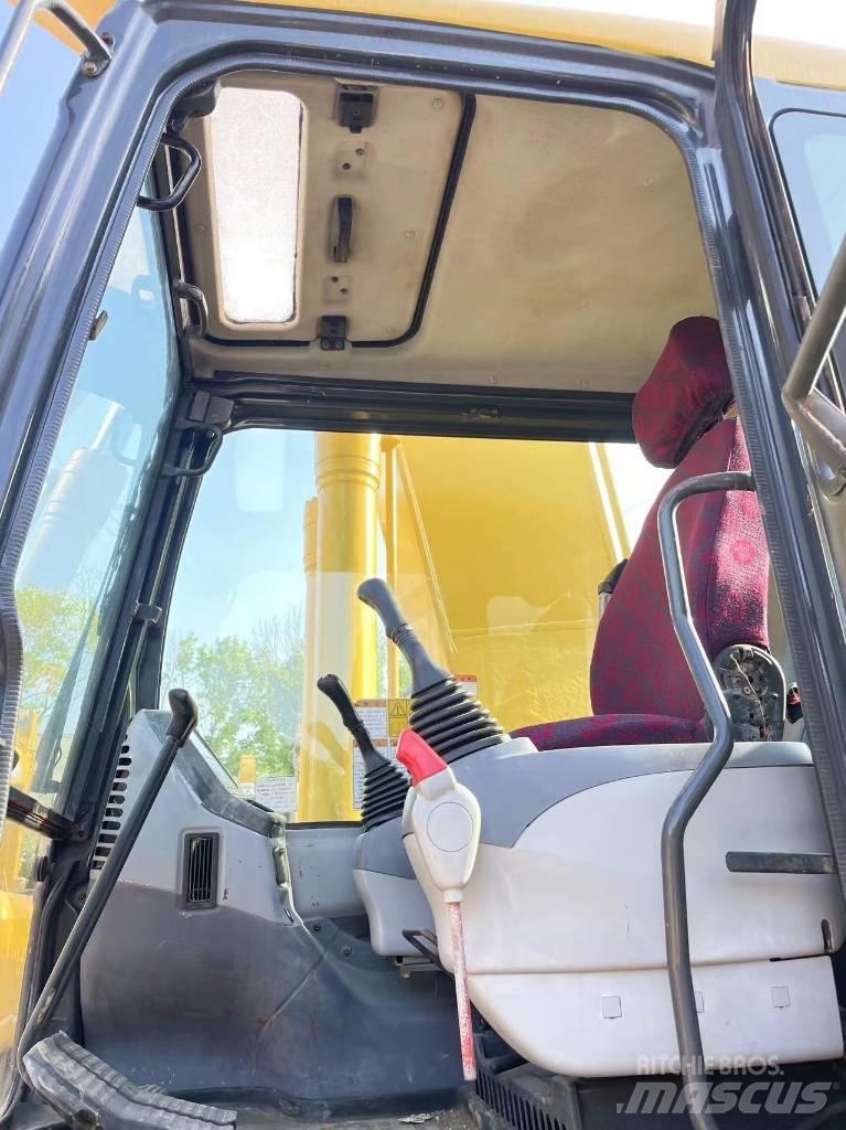 Komatsu PC 220-7 Гусеничні екскаватори