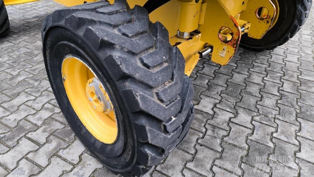 JLG 460 SJ Телескопічні підйомники