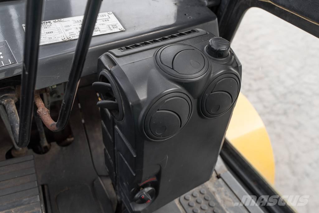 Komatsu FD 80-10 Дизельні навантажувачі