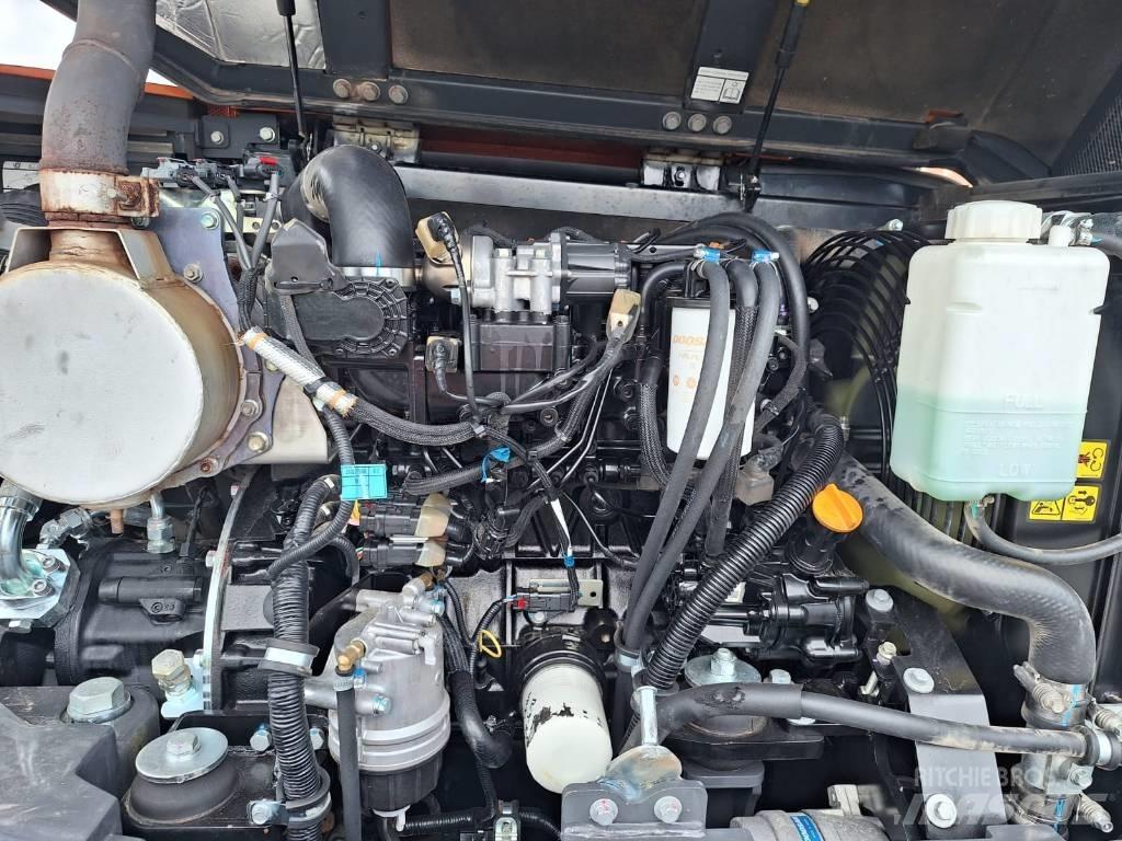 Doosan DX 85 R Гусеничні екскаватори