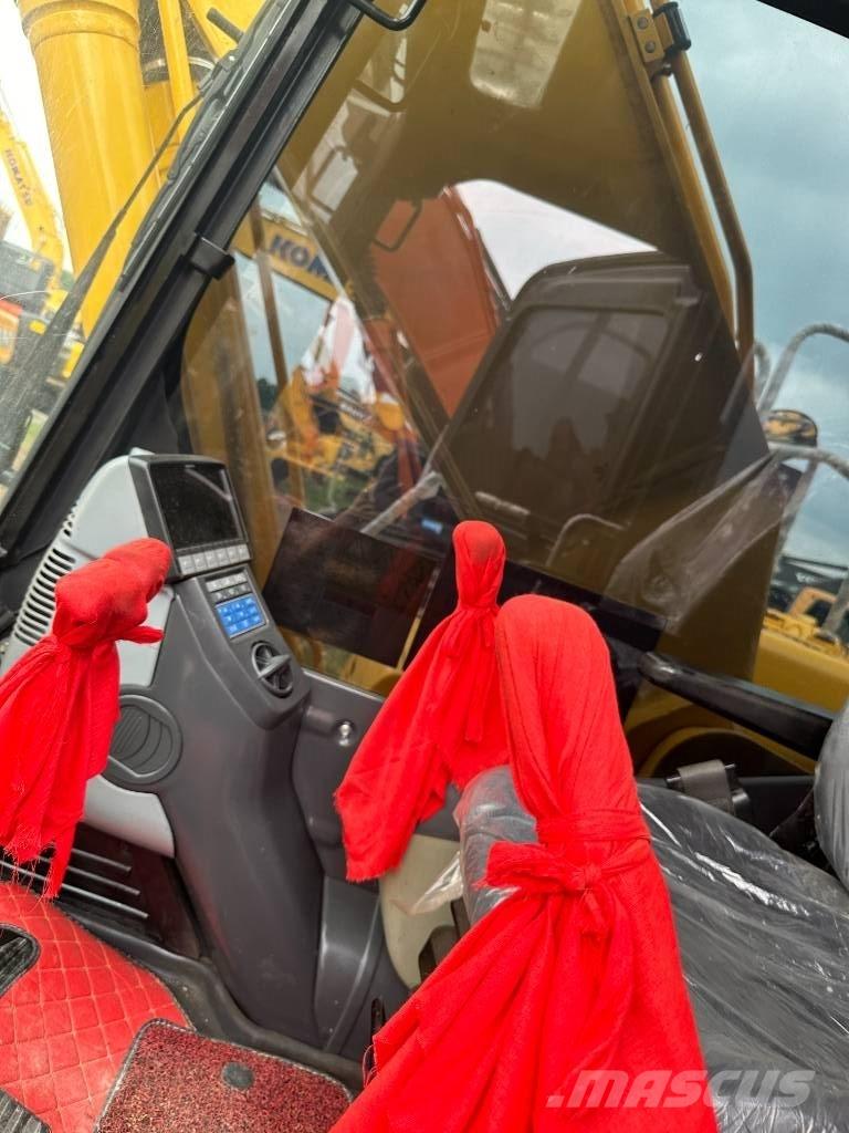 Komatsu PC 210-8 Гусеничні екскаватори