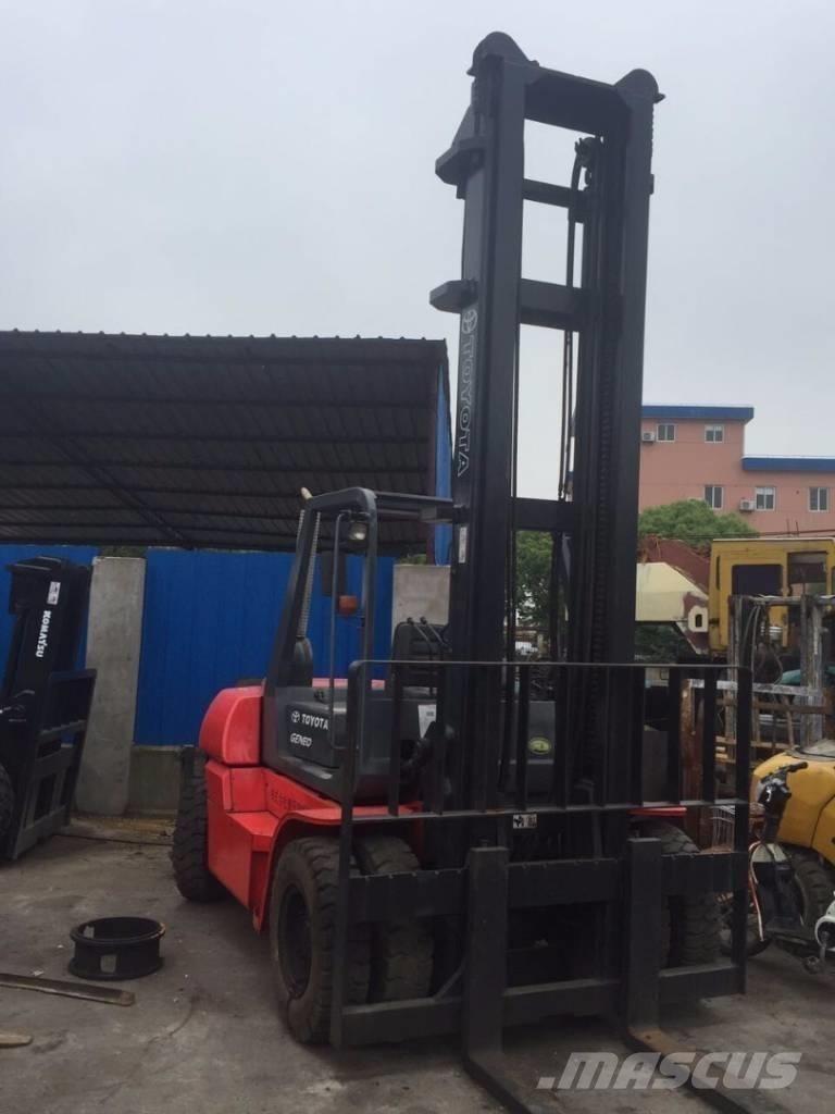 Toyota 8 Ton Дизельні навантажувачі