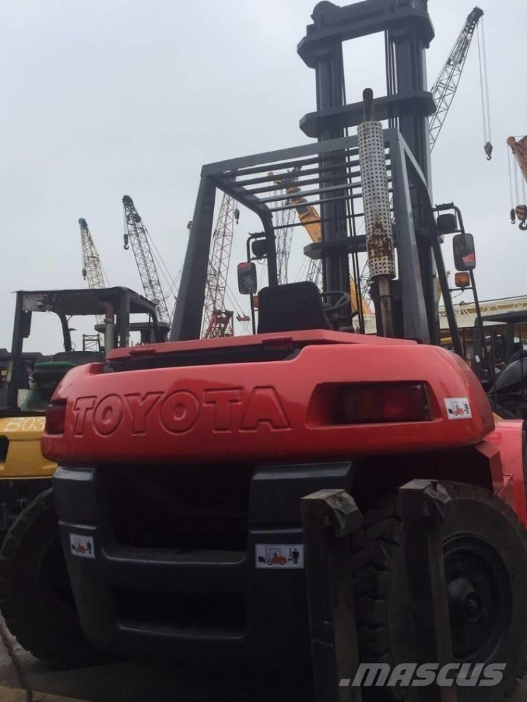Toyota 8 Ton Дизельні навантажувачі
