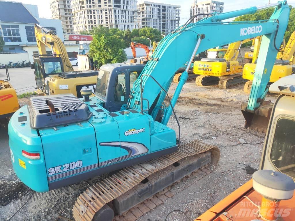 Kobelco SK 200-8 Гусеничні екскаватори