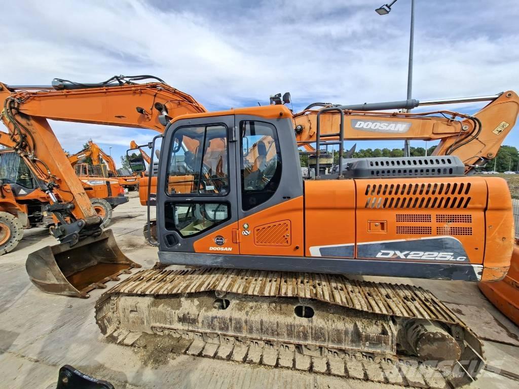Doosan DX 225 LC-5 Гусеничні екскаватори