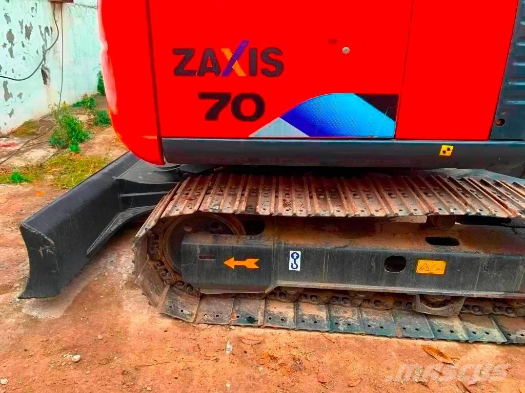 Hitachi Zaxis 70 Гусеничні екскаватори