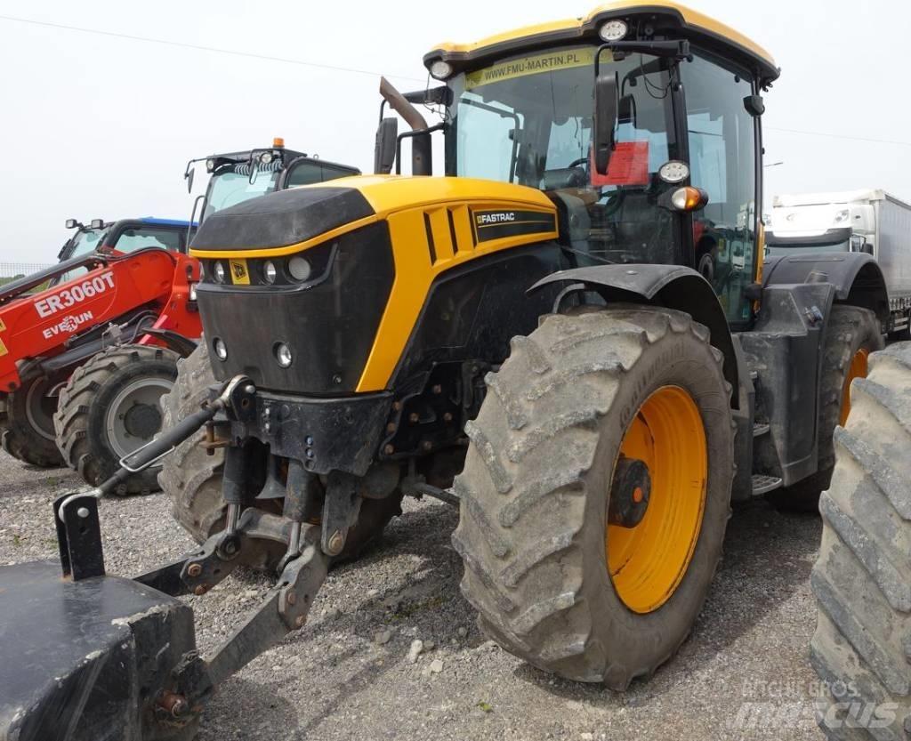 JCB Fastrac 4220 Трактори