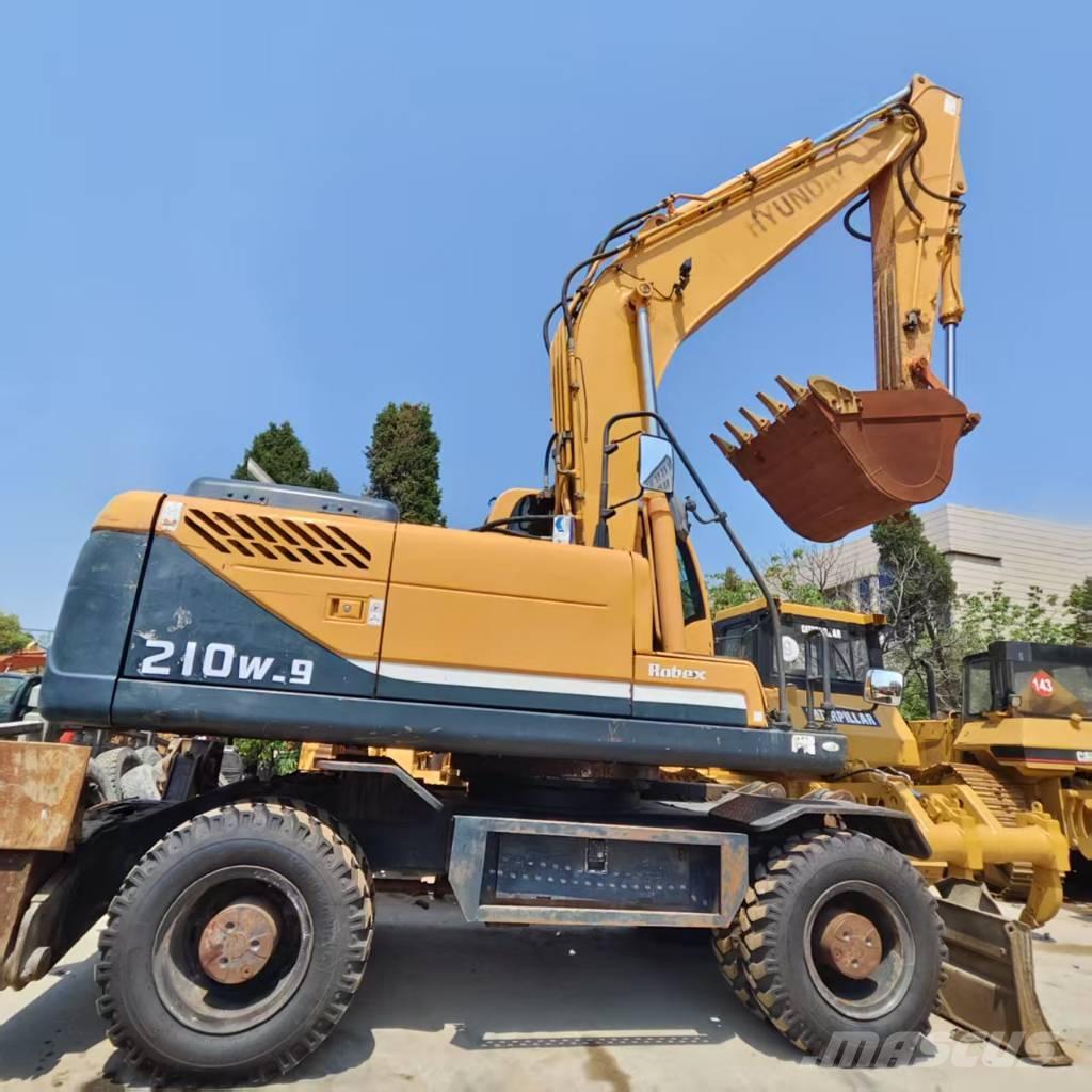 Hyundai R210W-9 Колісні екскаватори