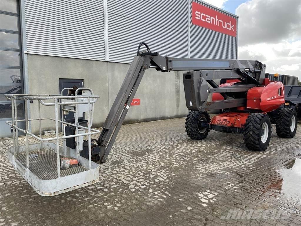 Manitou 200ATJ RC Колінчаті підйомники