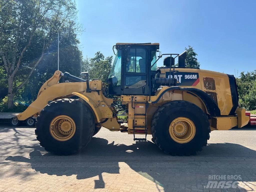 CAT 966M Фронтальні навантажувачі