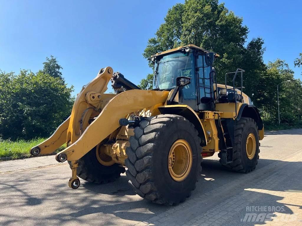 CAT 966M Фронтальні навантажувачі