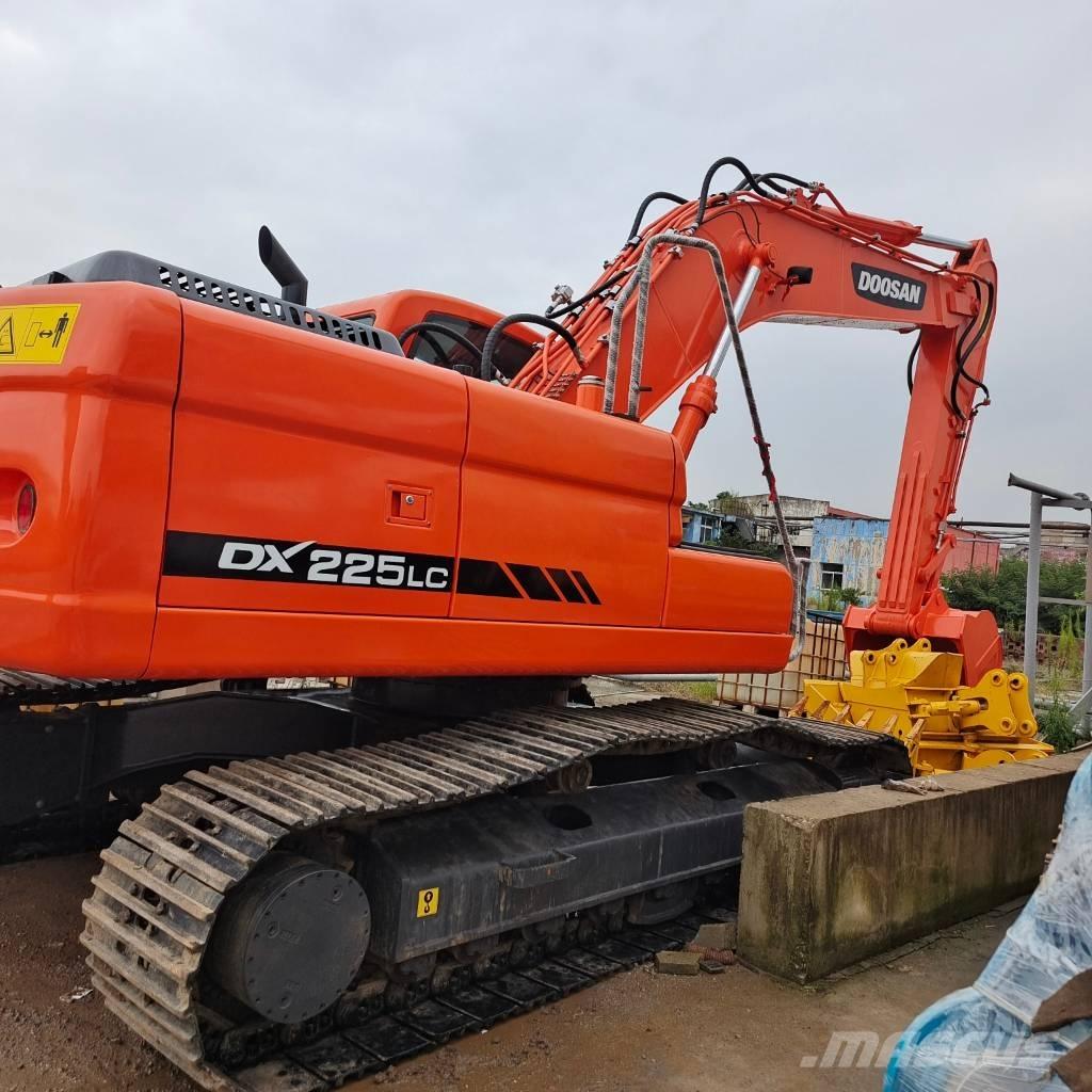 Doosan DX225LC-9C Гусеничні екскаватори