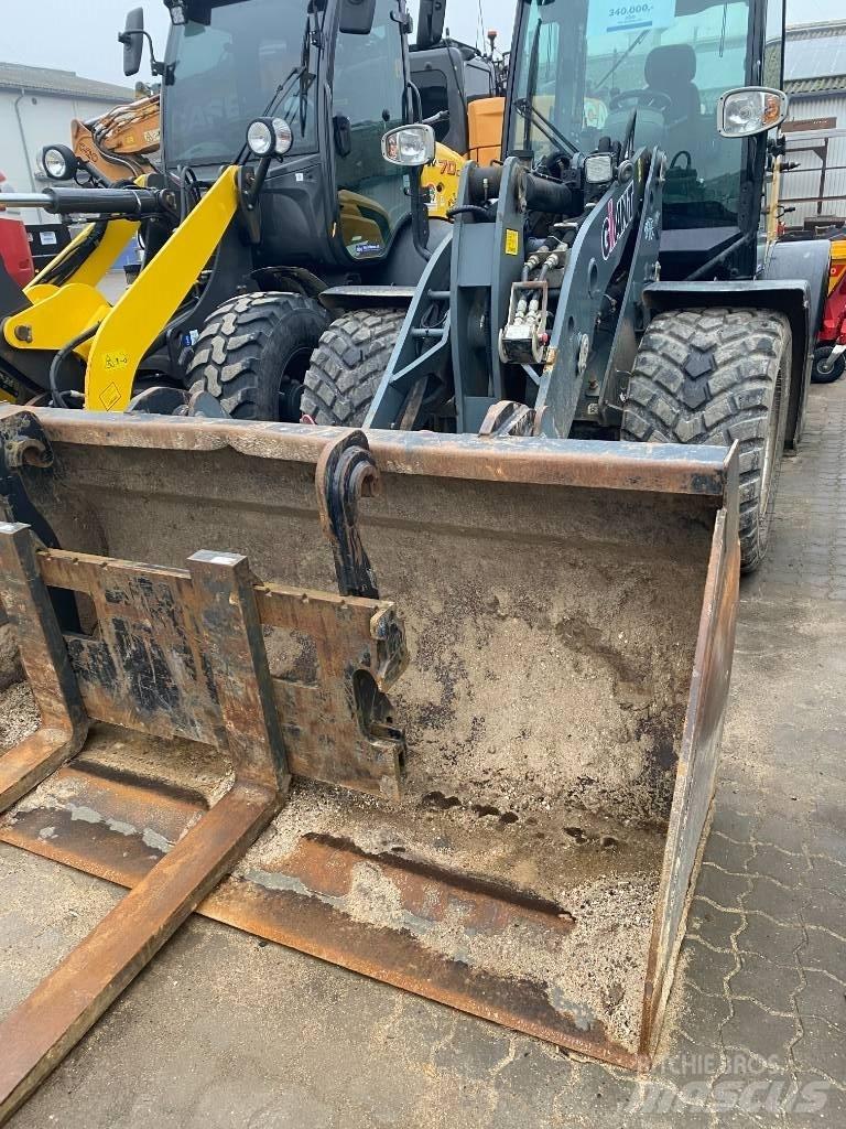 GiANT V 761 T Малі навантажувачі