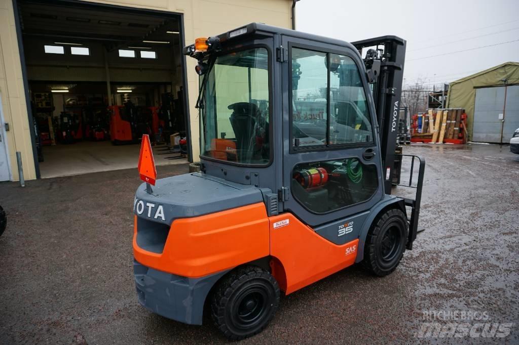 Toyota 52-8FDJF35 Дизельні навантажувачі